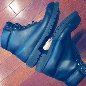 Timberland 6" Premium Black Leather Boots